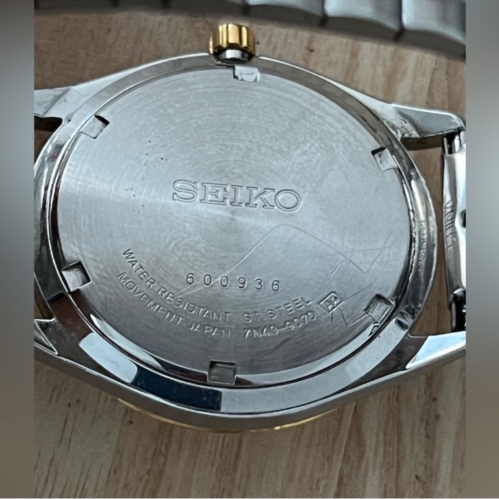 Seiko Men's Watch Stainless Stretch Bracelet Gold Case White Dial Date Window - Picture 8 of 11